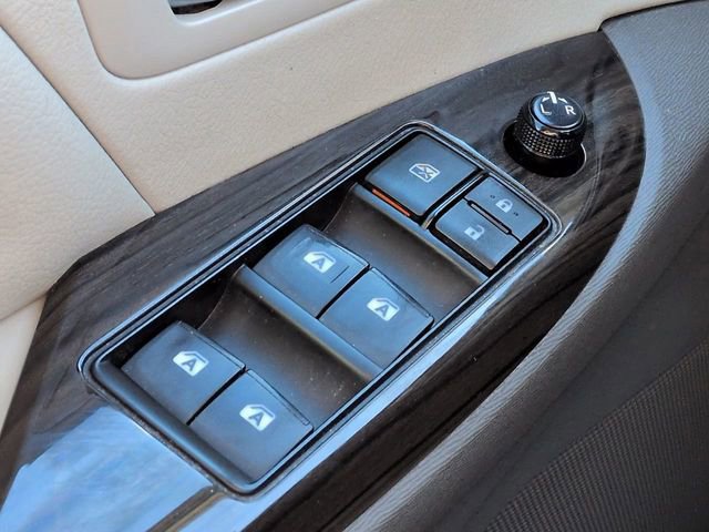 Used 2017 Toyota Sienna L image 26