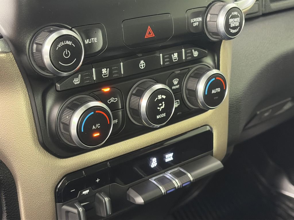 Used 2022 RAM 1500 Laramie AWD/4WD image 21