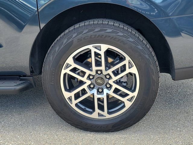 Certified 2025 Ford Expedition Max Active AWD/4WD image 9