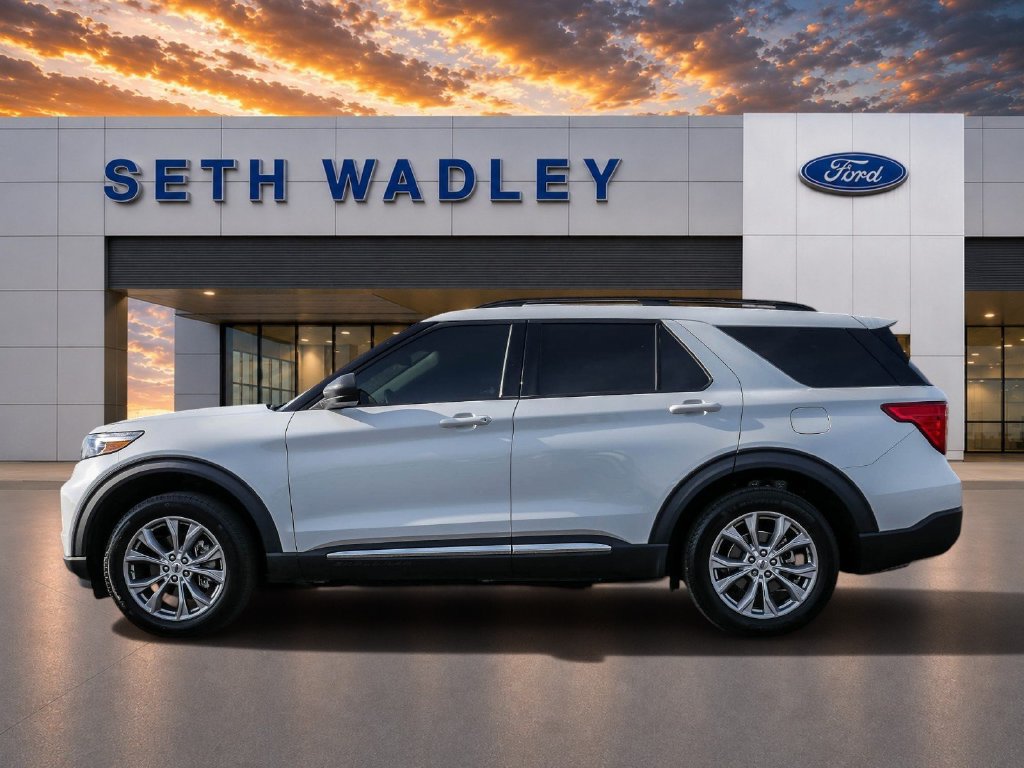 Certified 2023 Ford Explorer XLT w/ Equipment Group 202A AWD/4WD image 4