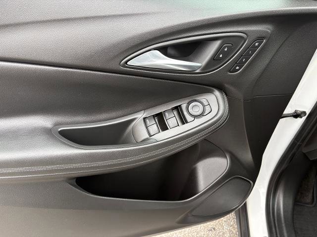 Used 2020 Buick Encore GX Essence w/ Experience Buick Package image 10