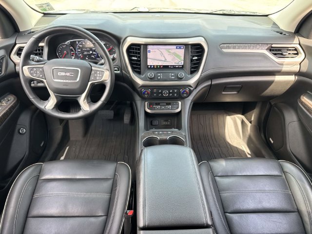 Used 2021 GMC Acadia Denali w/ Denali Ultimate Package AWD/4WD image 18