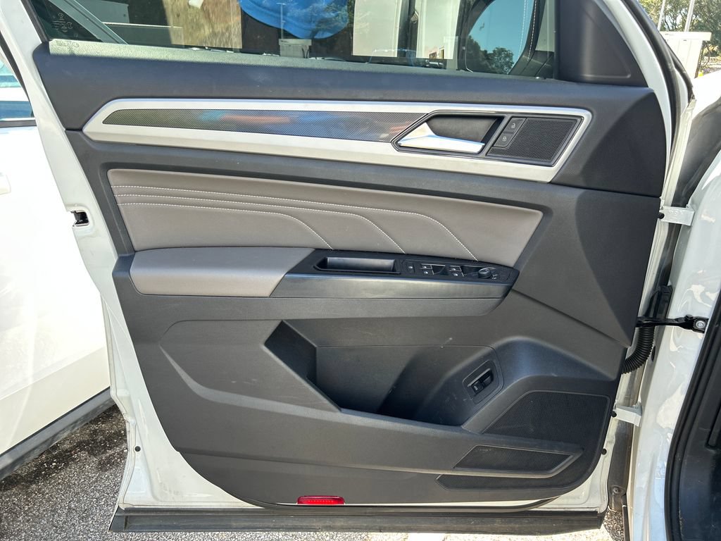 Used 2021 Volkswagen Atlas SE w/ Panoramic Sunroof Package FWD image 9