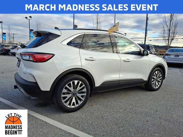 Certified 2022 Ford Escape Titanium w/ Class II Trailer Tow Package image 11