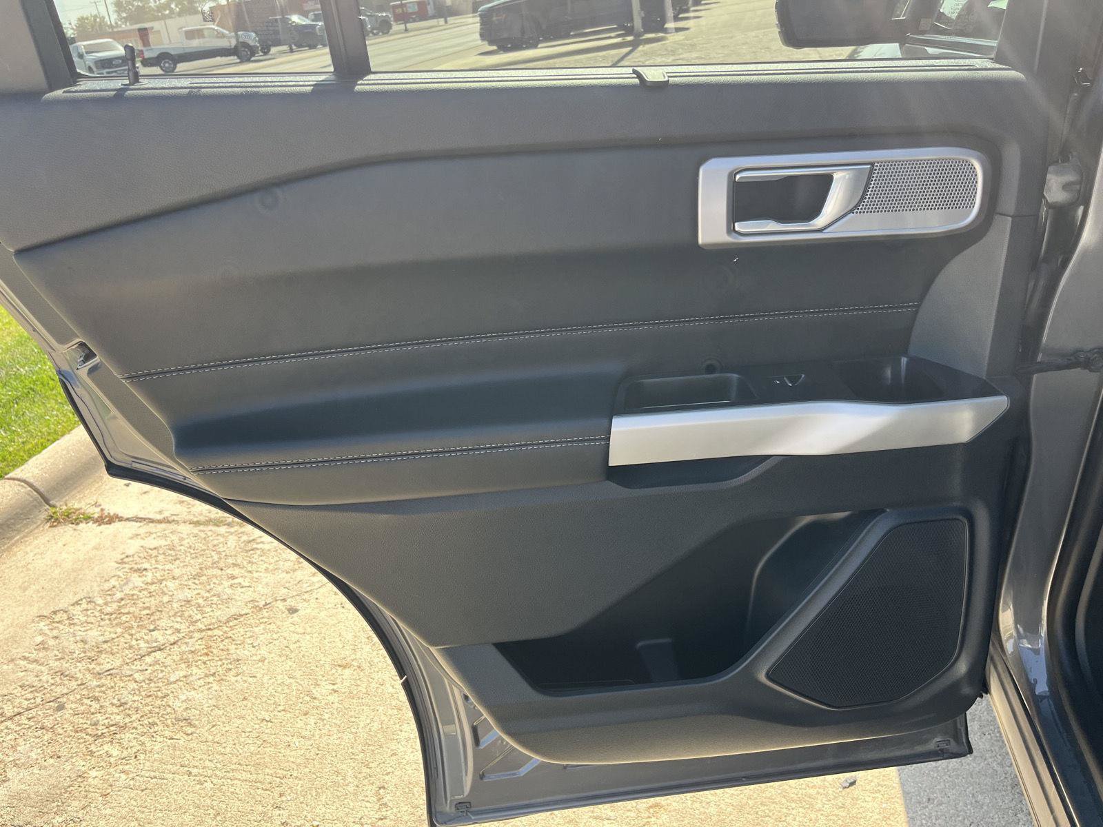 Certified 2022 Ford Explorer Limited w/ Equipment Group 301A RWD image 12