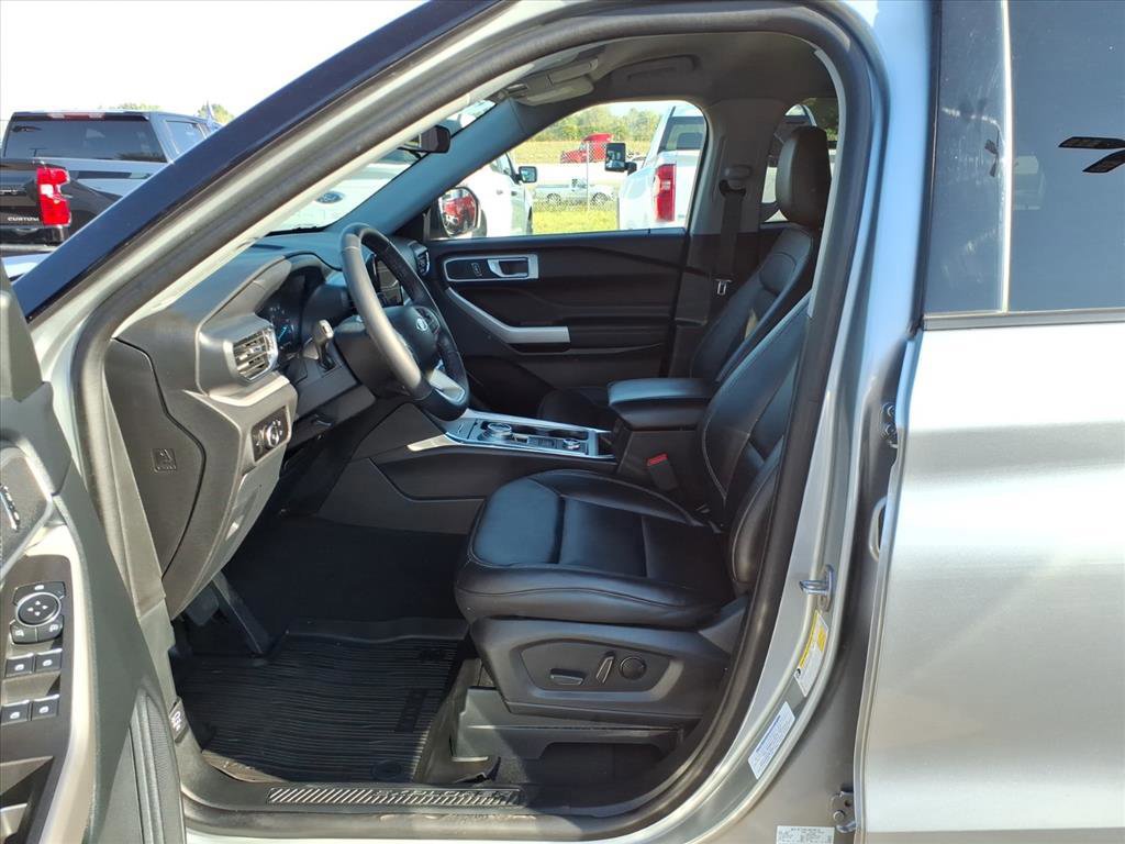 Certified 2023 Ford Explorer XLT w/ Equipment Group 202A image 11
