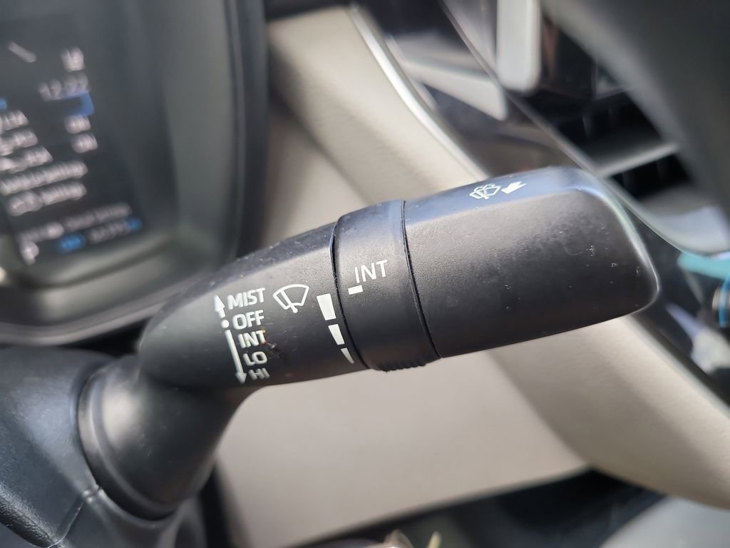 Used 2021 Toyota Corolla LE FWD image 26