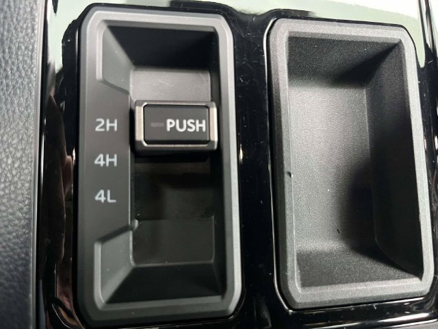 Used 2025 Toyota Tundra SR w/ SR Tow Package AWD/4WD image 31