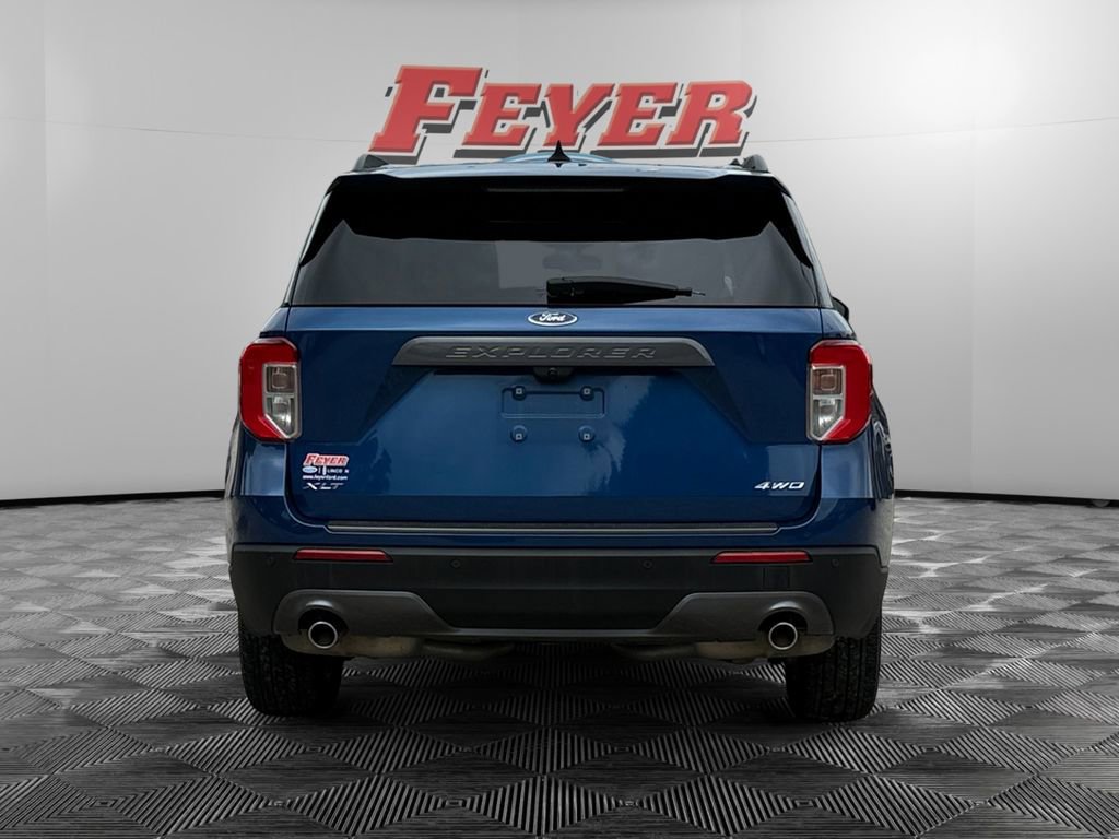 Certified 2022 Ford Explorer XLT w/ Equipment Group 202A image 4