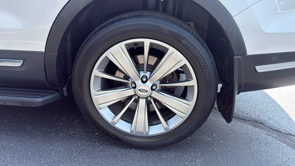 Certified 2018 Ford Explorer Limited w/ Equipment Group 301A AWD/4WD image 8