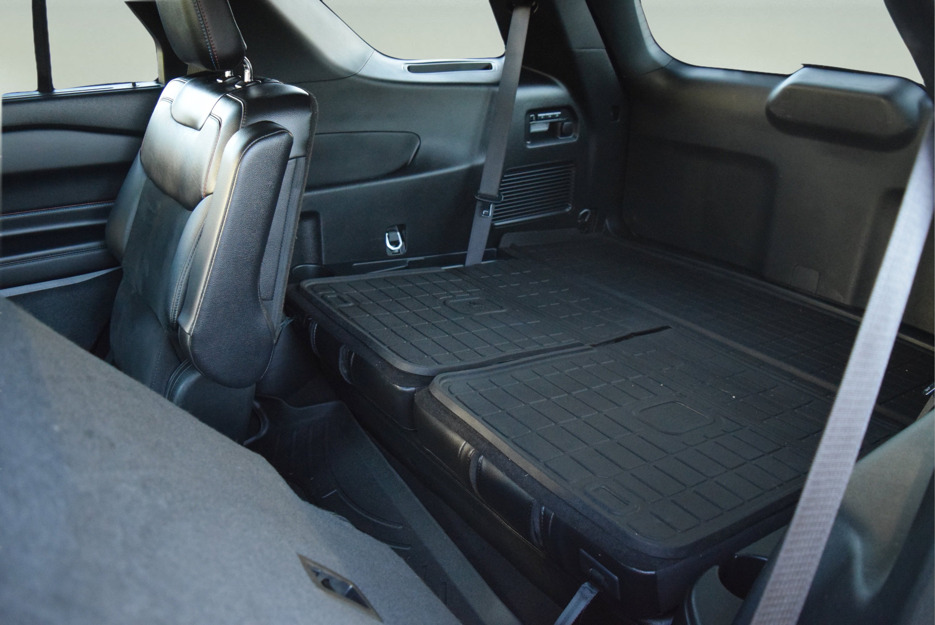 Certified 2024 Ford Explorer ST w/ Equipment Group 401A AWD/4WD image 9