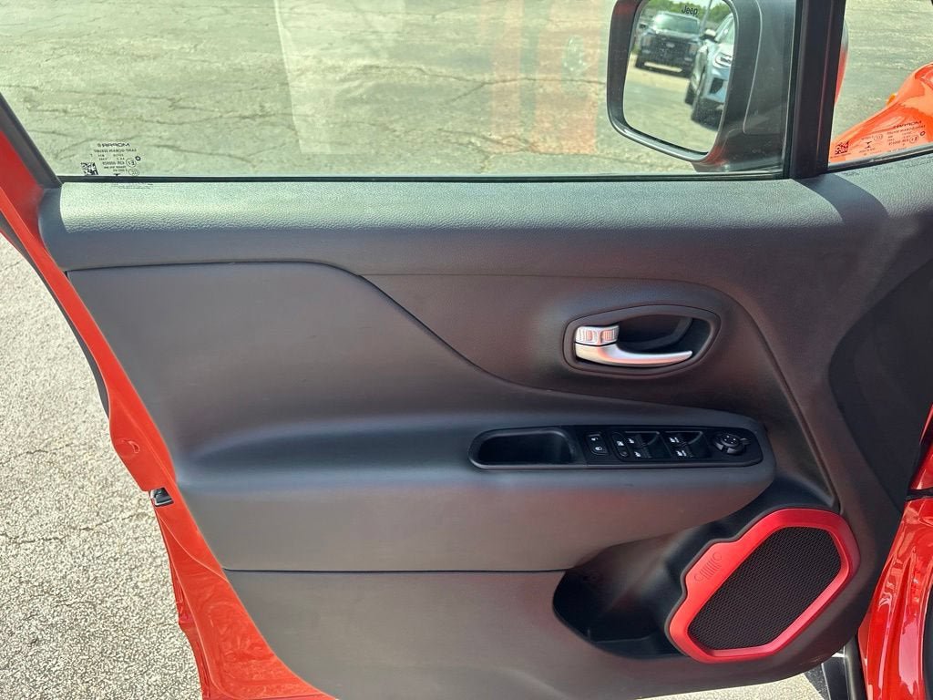 Used 2020 Jeep Renegade Trailhawk w/ Cold Weather Group AWD/4WD image 12