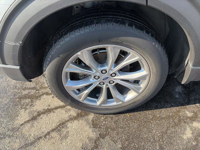 Certified 2022 Ford Explorer XLT w/ Equipment Group 202A image 10