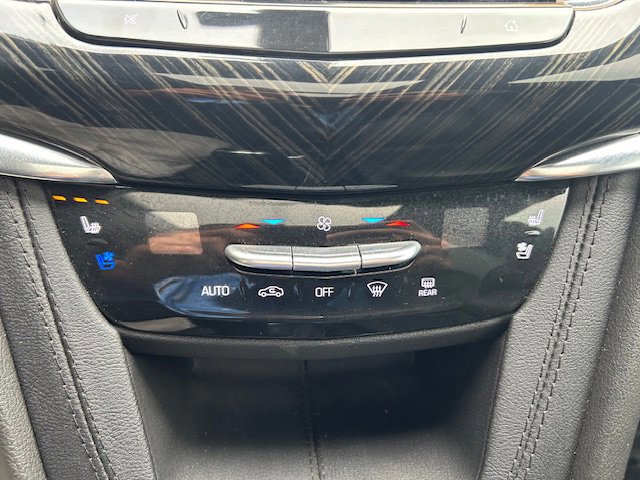 Used 2023 Cadillac XT6 Premium Luxury image 22