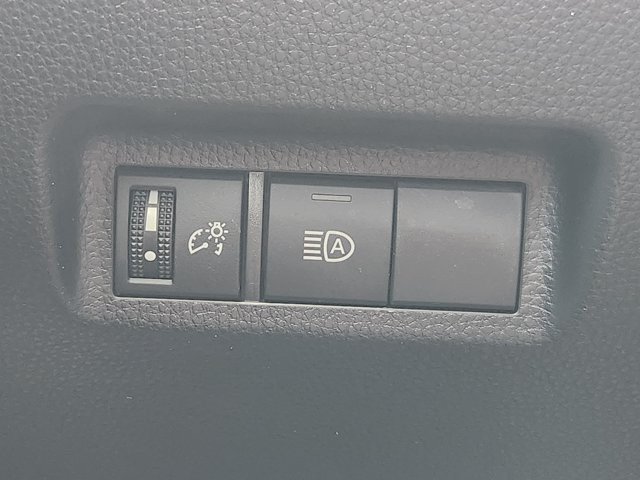 Used 2025 Toyota RAV4 LE AWD/4WD image 19
