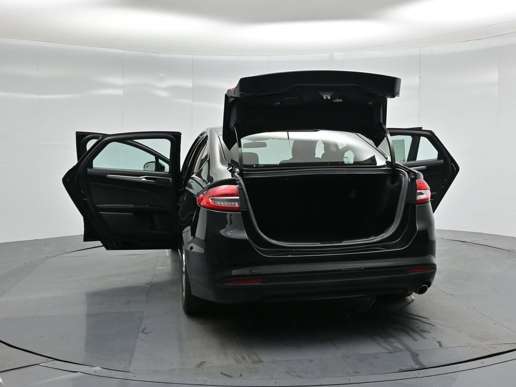 Certified 2017 Ford Fusion SE image 31