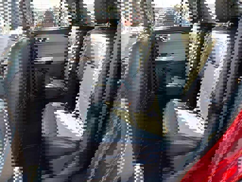 Certified 2022 Ford Explorer XLT w/ Equipment Group 202A image 14