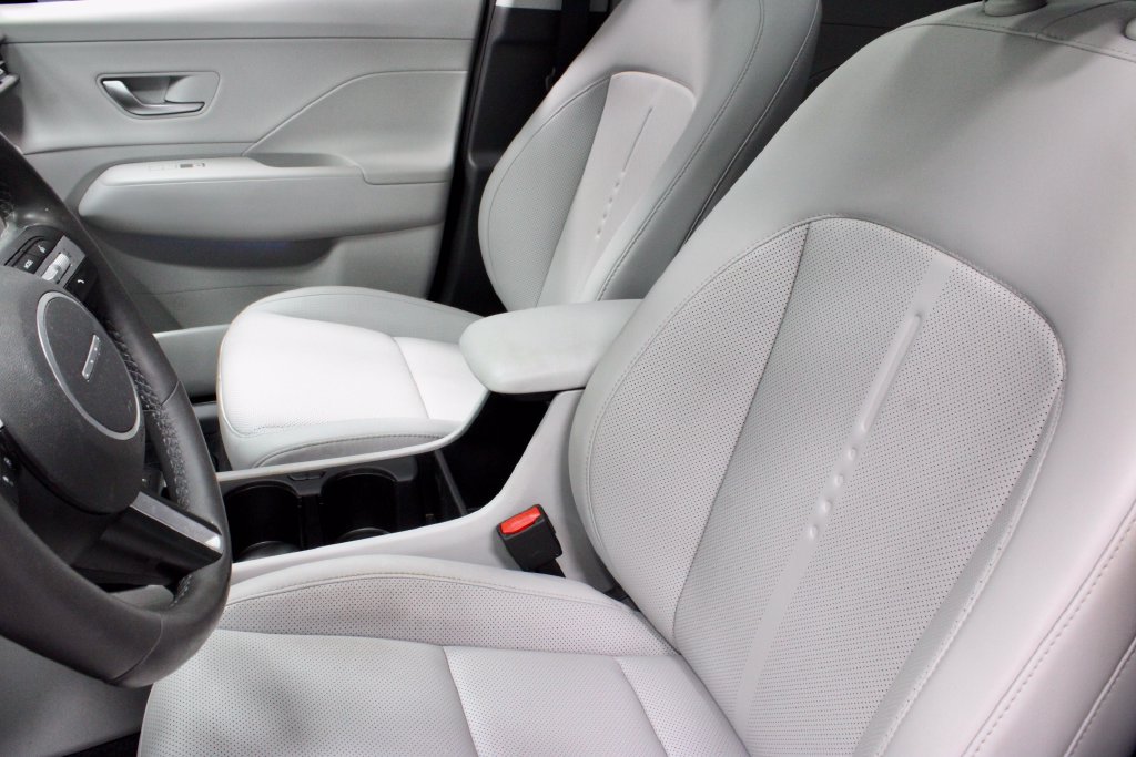 Used 2024 Hyundai Kona Limited AWD/4WD image 24
