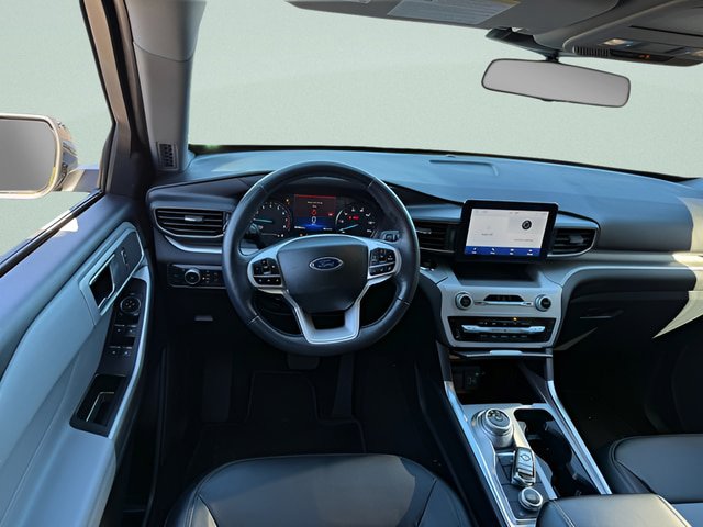 Certified 2022 Ford Explorer XLT w/ Equipment Group 202A AWD/4WD image 7