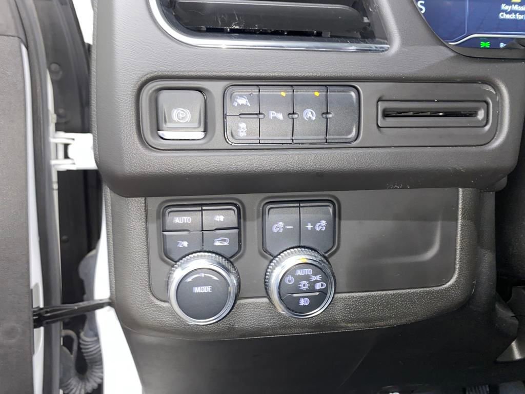 Used 2023 GMC Yukon XL SLT image 30