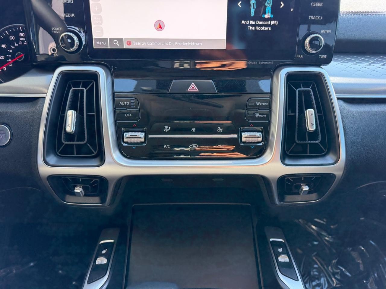 Used 2023 Kia Sorento S FWD image 16