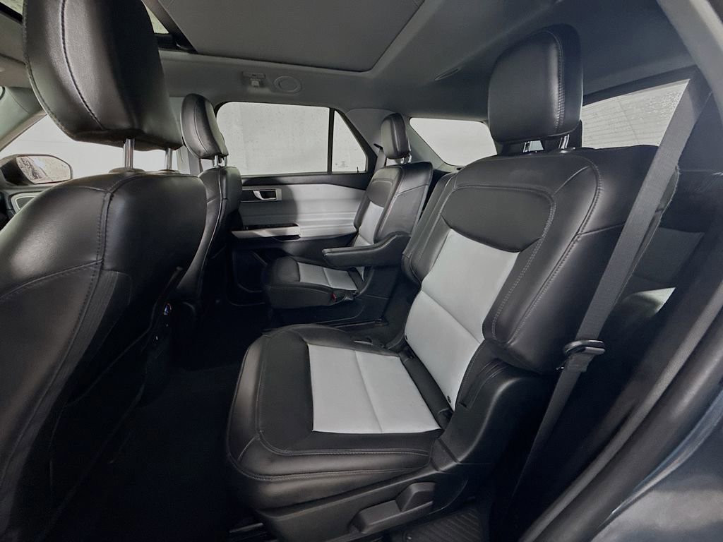 Certified 2022 Ford Explorer XLT w/ Equipment Group 202A image 25
