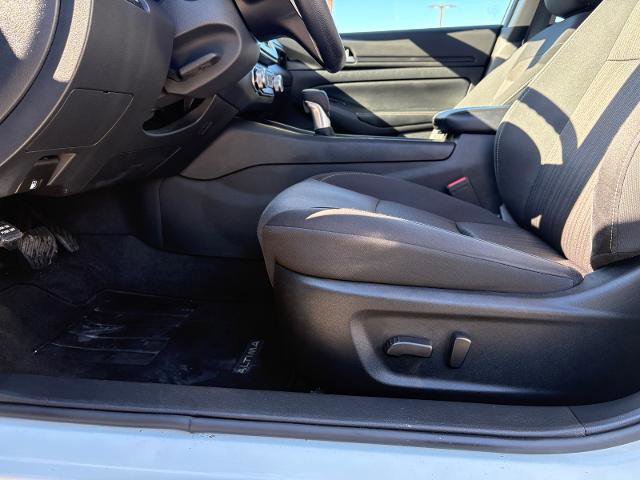 Used 2025 Nissan Altima 2.5 SV image 8