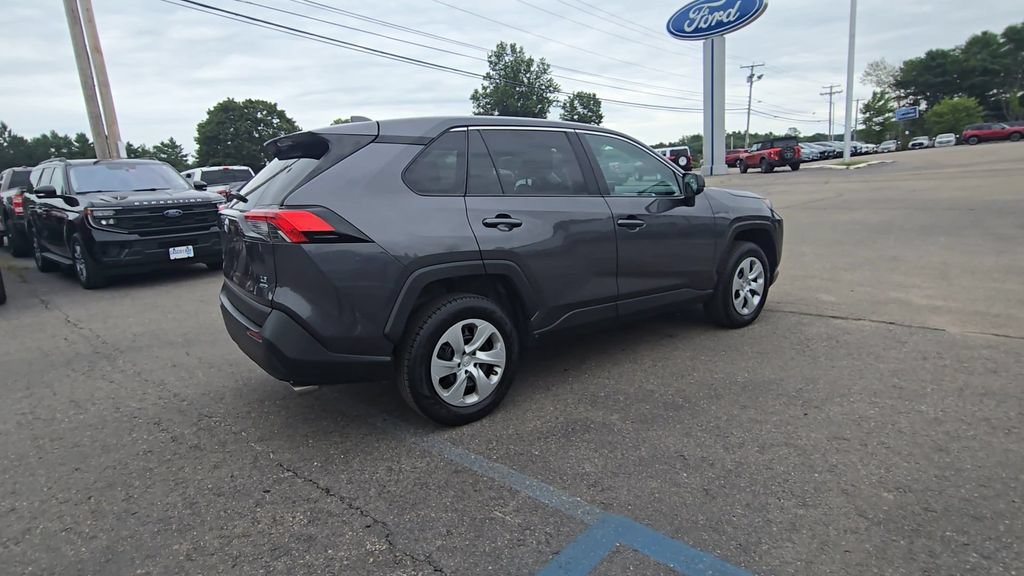 Used 2022 Toyota RAV4 LE AWD/4WD image 19