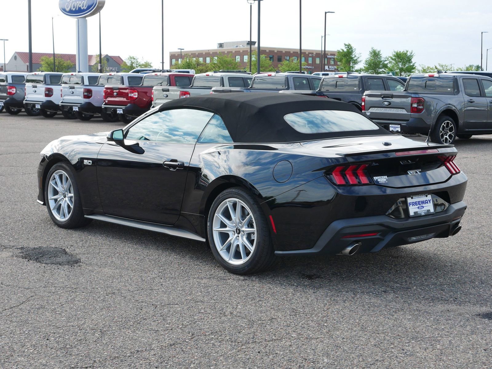Certified 2025 Ford Mustang GT Premium RWD image 3