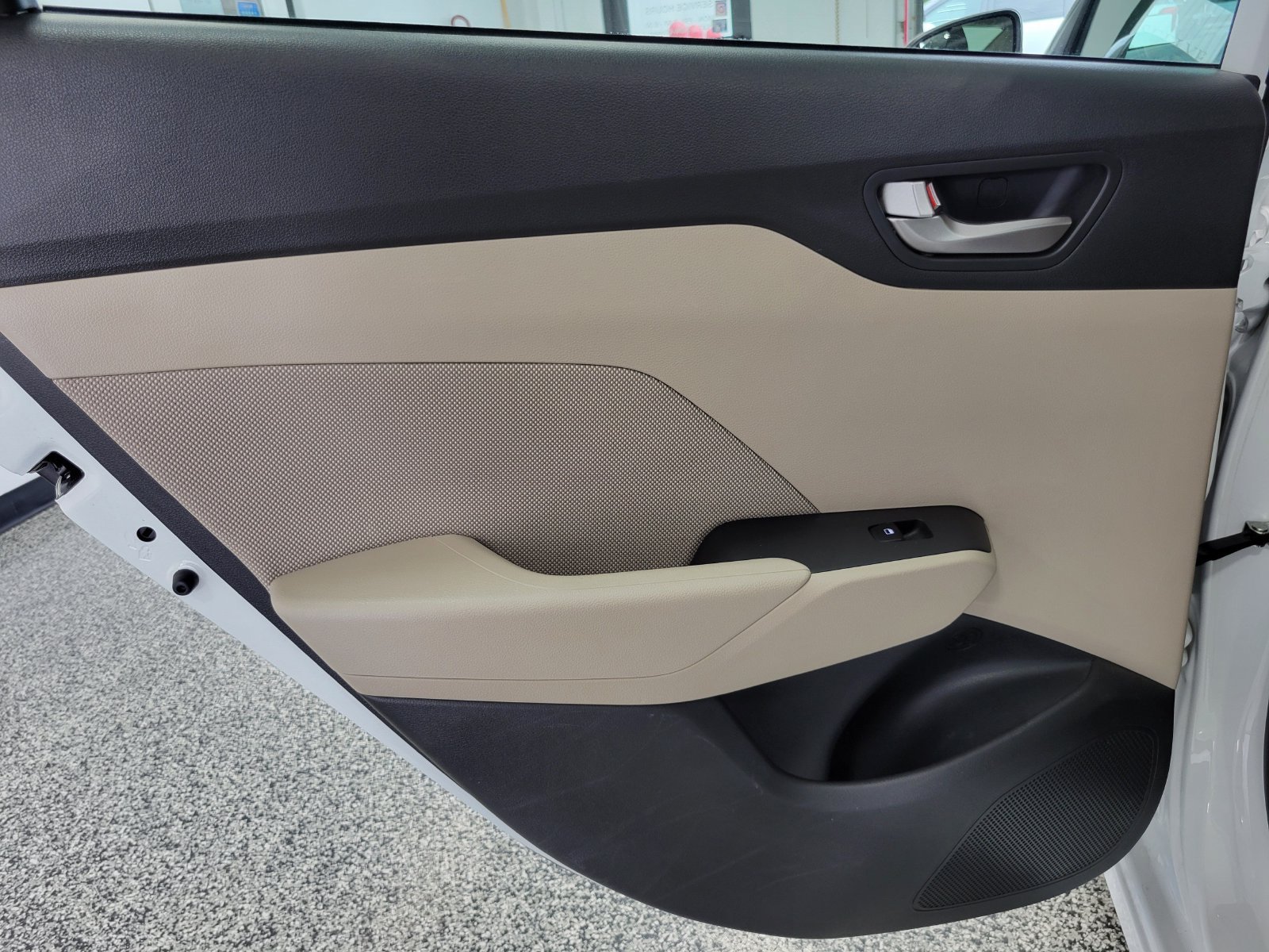 Used 2022 Hyundai Accent Limited FWD image 24