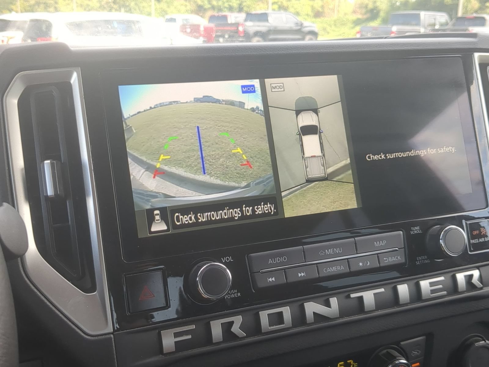 Used 2025 Nissan Frontier SL AWD/4WD image 23