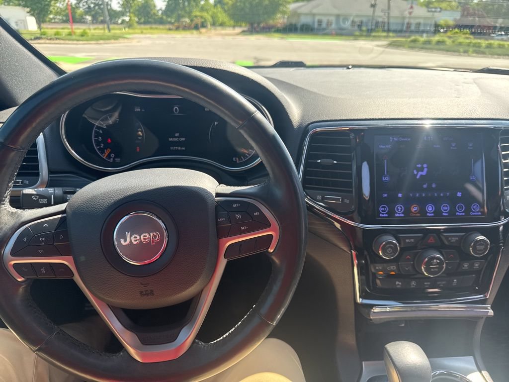 Used 2019 Jeep Grand Cherokee Altitude AWD/4WD image 15