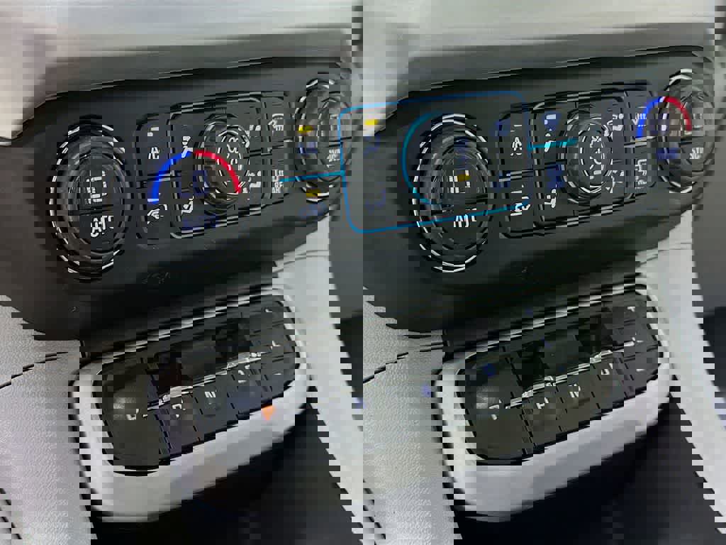 Used 2023 GMC Acadia SLT w/ Preferred Package image 21