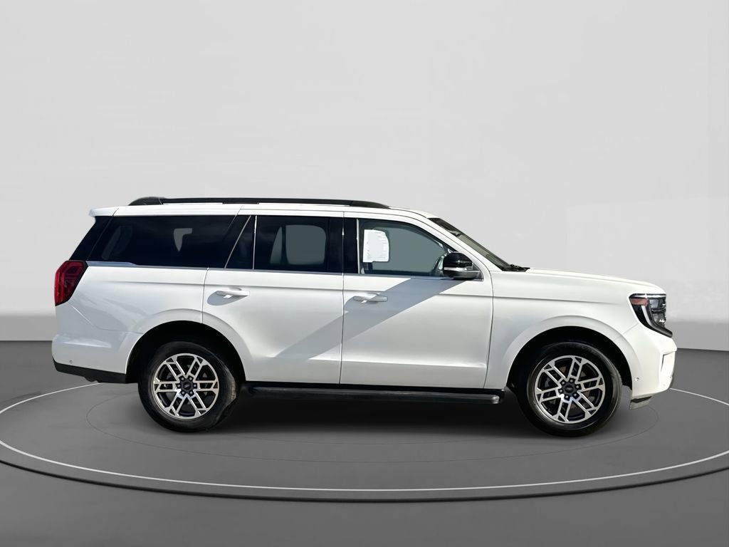 Certified 2025 Ford Expedition Active AWD/4WD image 4
