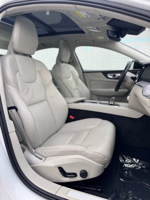 Used 2024 Volvo S60 B5 Core image 23