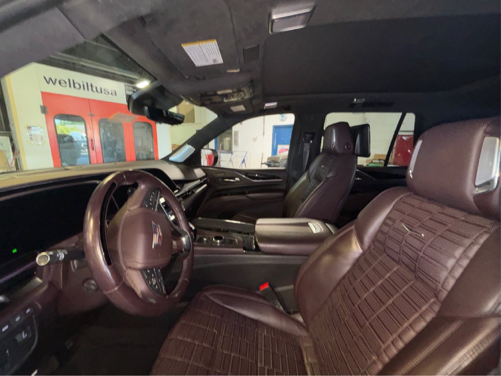 Used 2023 Cadillac Escalade Premium Luxury Platinum AWD/4WD image 12