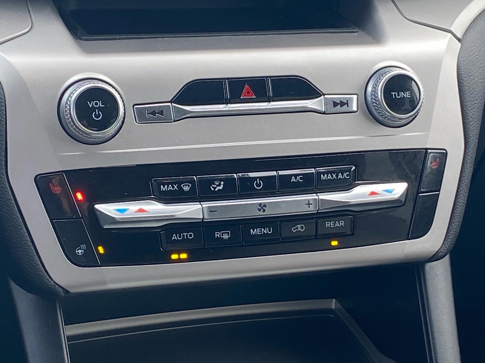 Certified 2022 Ford Explorer XLT w/ Equipment Group 202A image 11