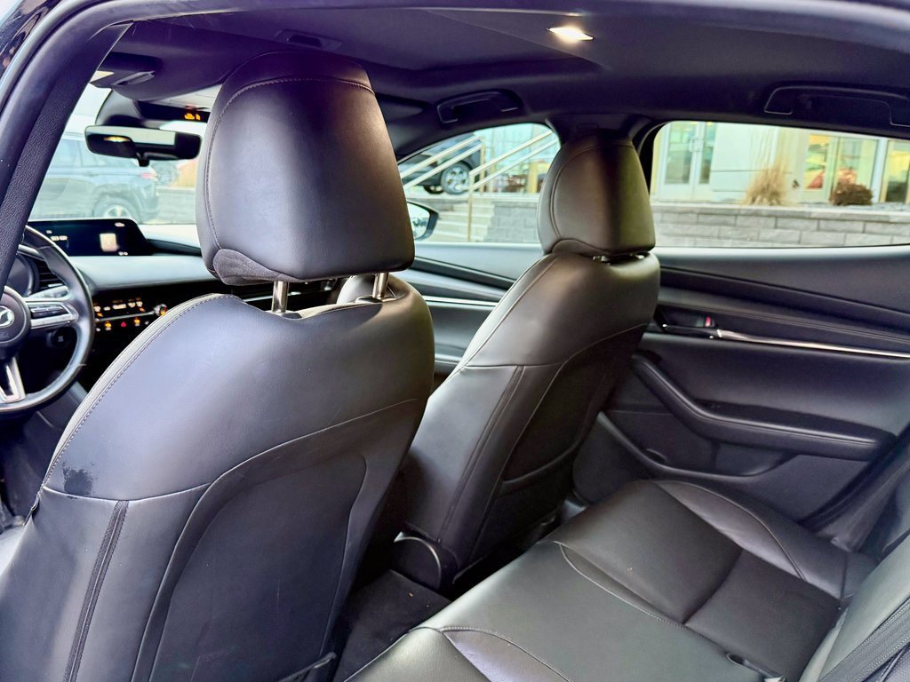 Used 2020 MAZDA MAZDA3 Premium image 13