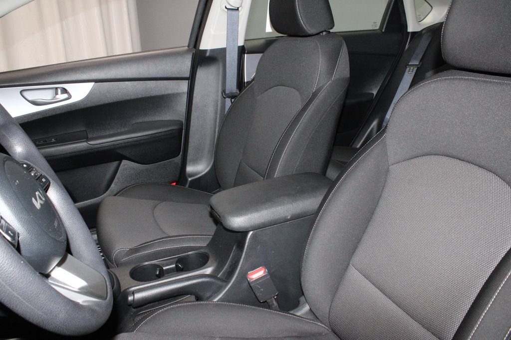 Used 2024 Kia Forte LXS FWD image 25