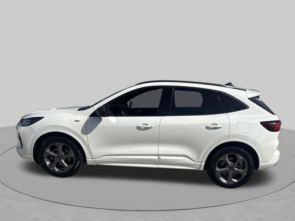 Certified 2023 Ford Escape ST-Line w/ Tech Pack #1 FWD image 3