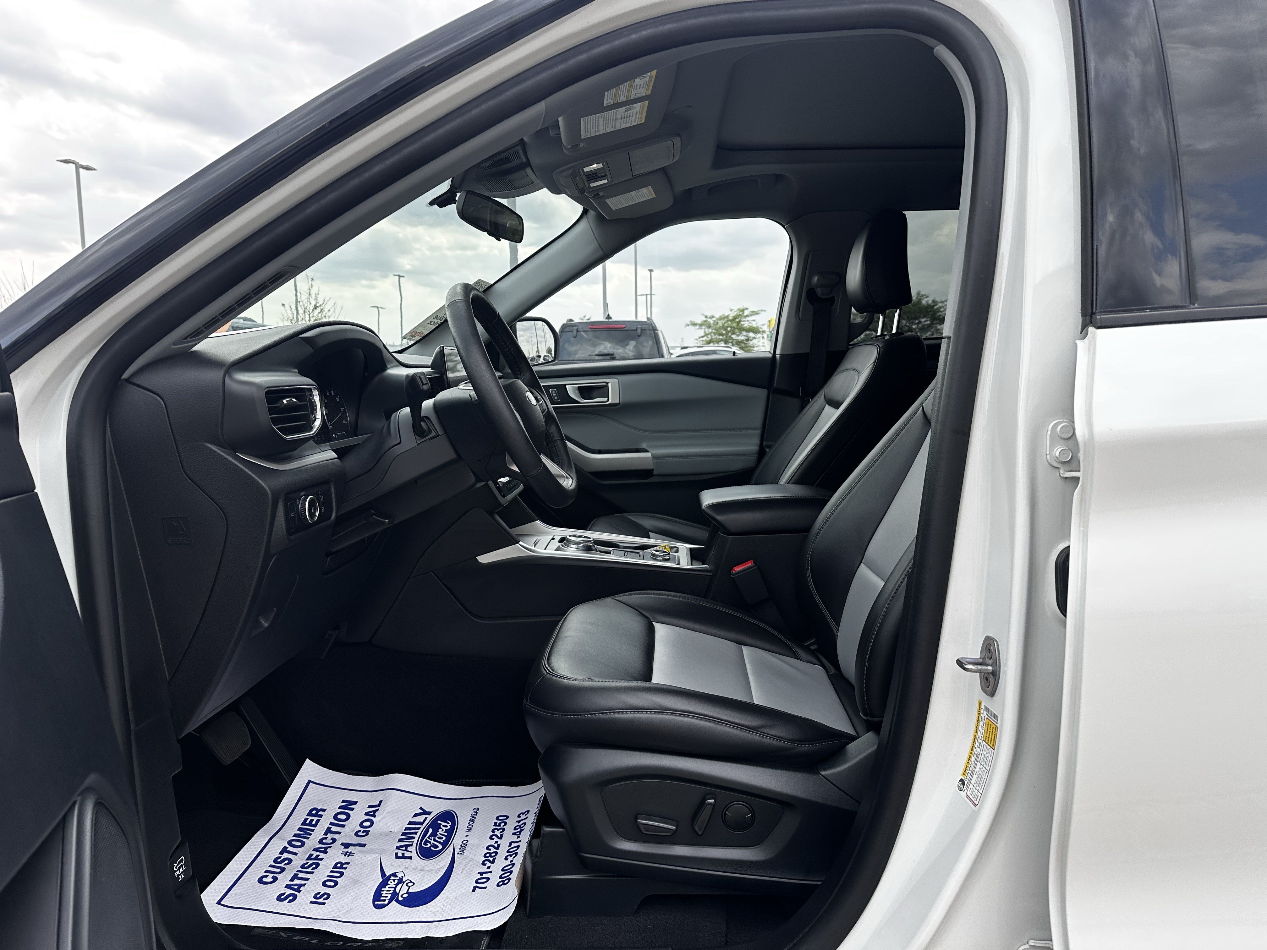 Certified 2024 Ford Explorer XLT w/ Equipment Group 202A AWD/4WD image 18