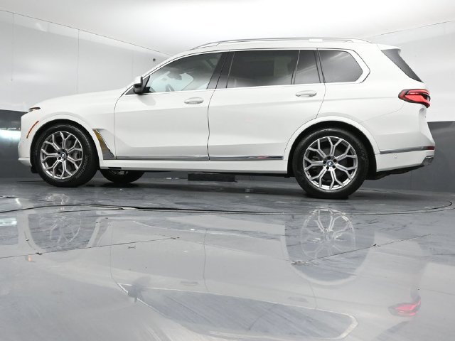 Used 2023 BMW X7 xDrive40i AWD/4WD image 42