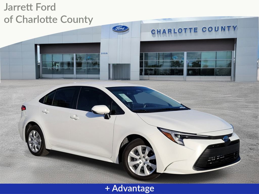 Used 2025 Toyota Corolla LE image 1