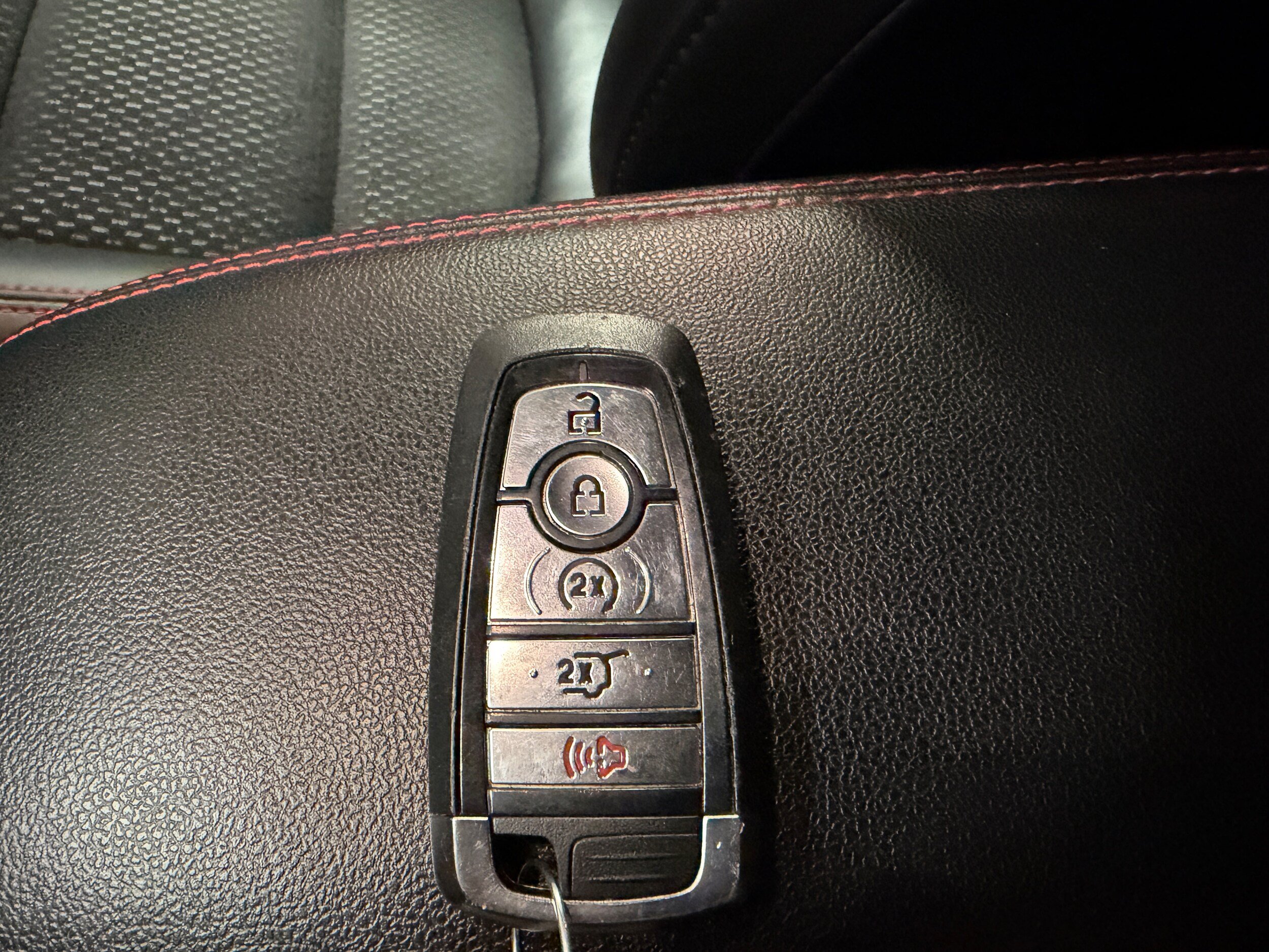 Certified 2025 Ford Escape ST-Line Select AWD/4WD image 35