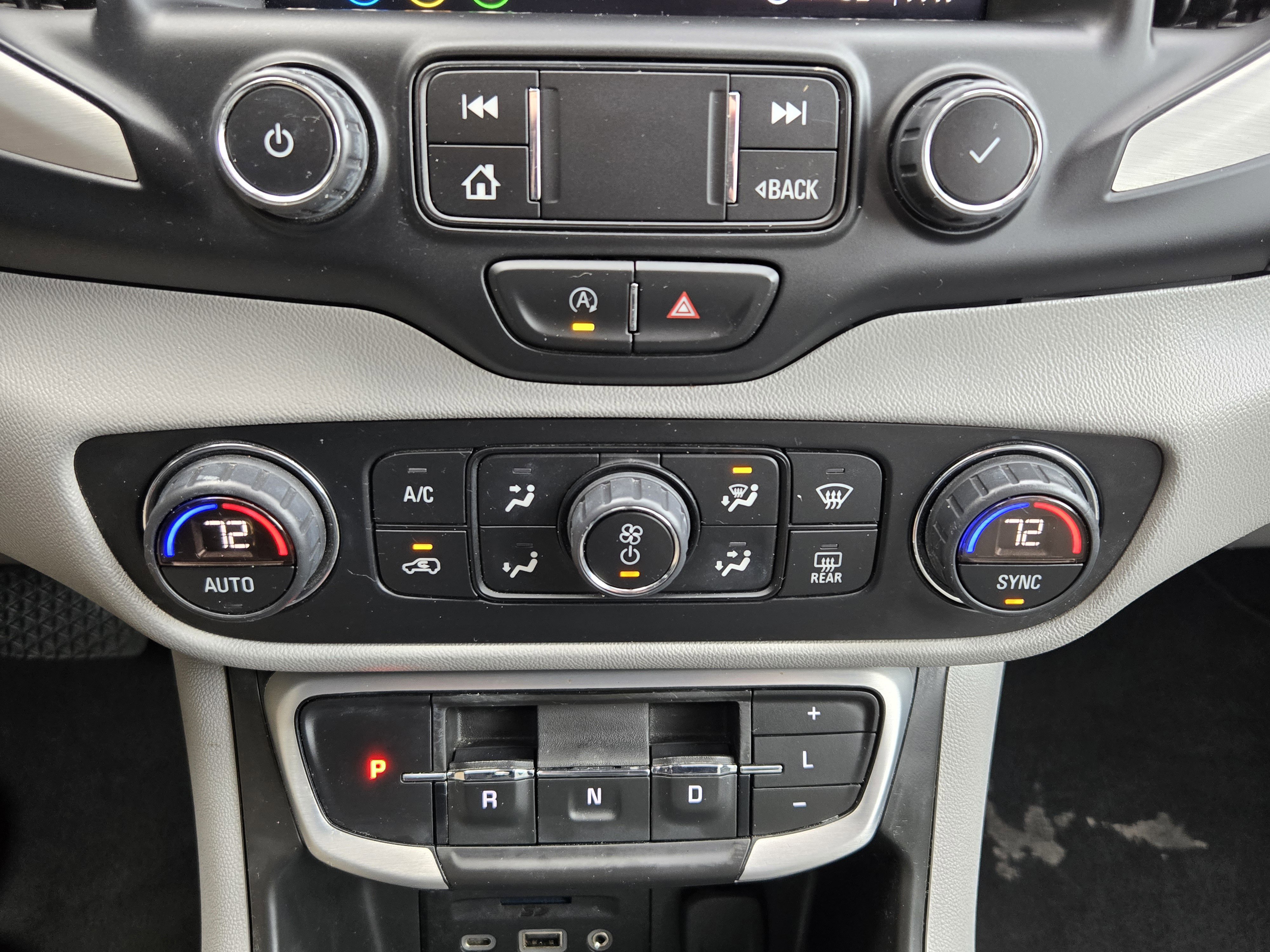 Used 2022 GMC Terrain SLT image 14