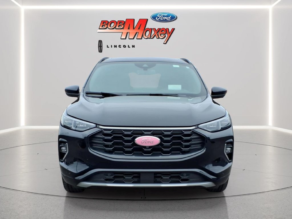 Certified 2023 Ford Escape ST-Line Elite w/ Premium Technology Package AWD/4WD image 2