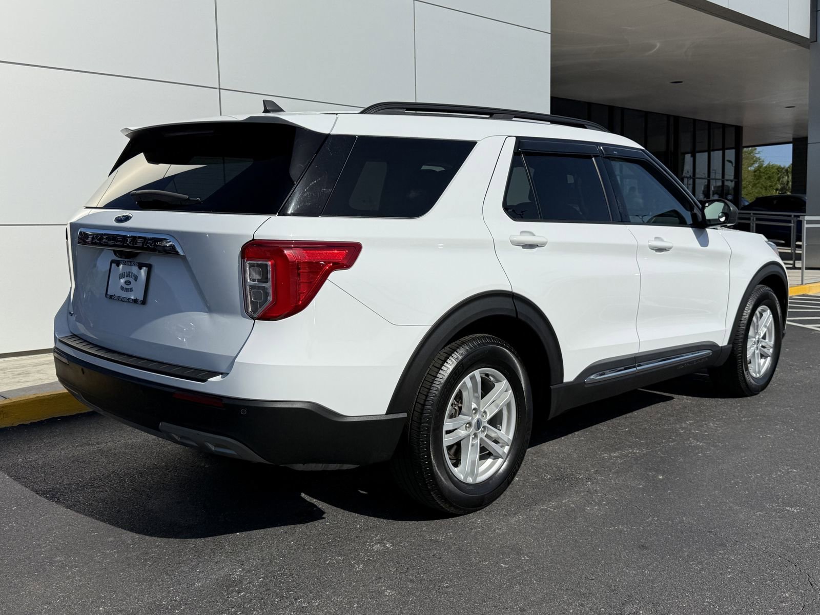 Certified 2021 Ford Explorer XLT w/ Equipment Group 202A image 4