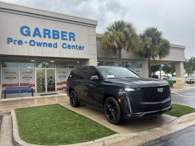 Used 2021 Cadillac Escalade Sport w/ Driver Assist Tech Package AWD/4WD image 2