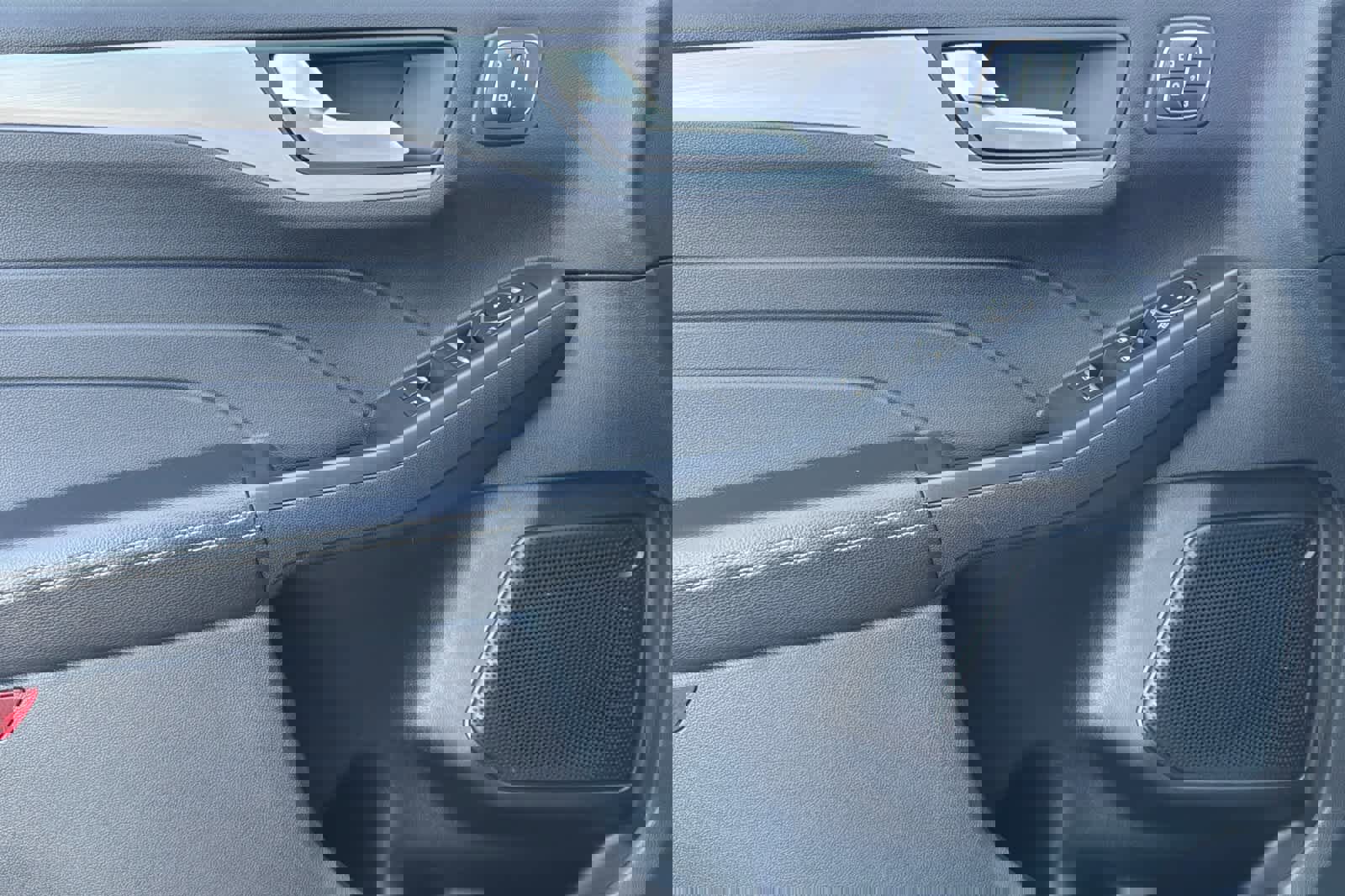 Certified 2025 Ford Escape Platinum image 12