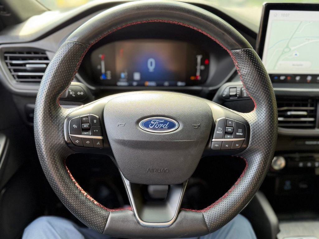 Certified 2023 Ford Escape ST-Line Select w/ Tech Pack #1 AWD/4WD image 7